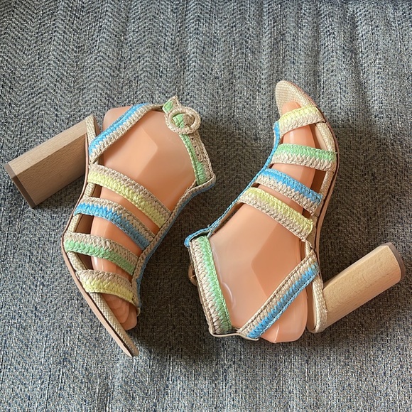 Antonio Melani Raffia Ankle Strap Block Heels Sandals Size: 7.5M - Picture 15 of 16